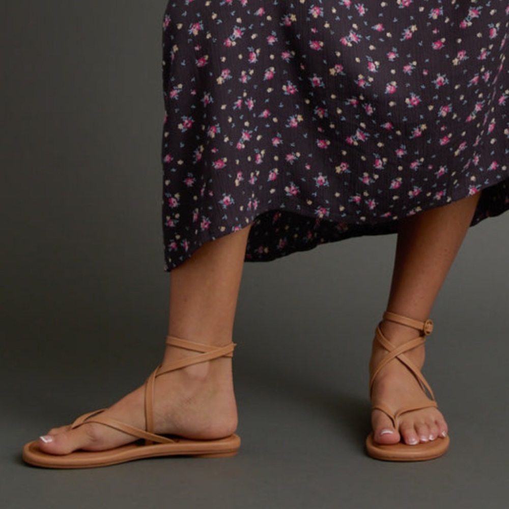 Reef Willow Quinn Sandal in “Natural”